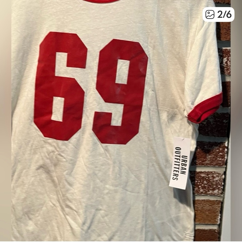 URBAN OUTFITTERS BDG
Cream and Red Number 69
Tee size XL - Picture 4 of 6